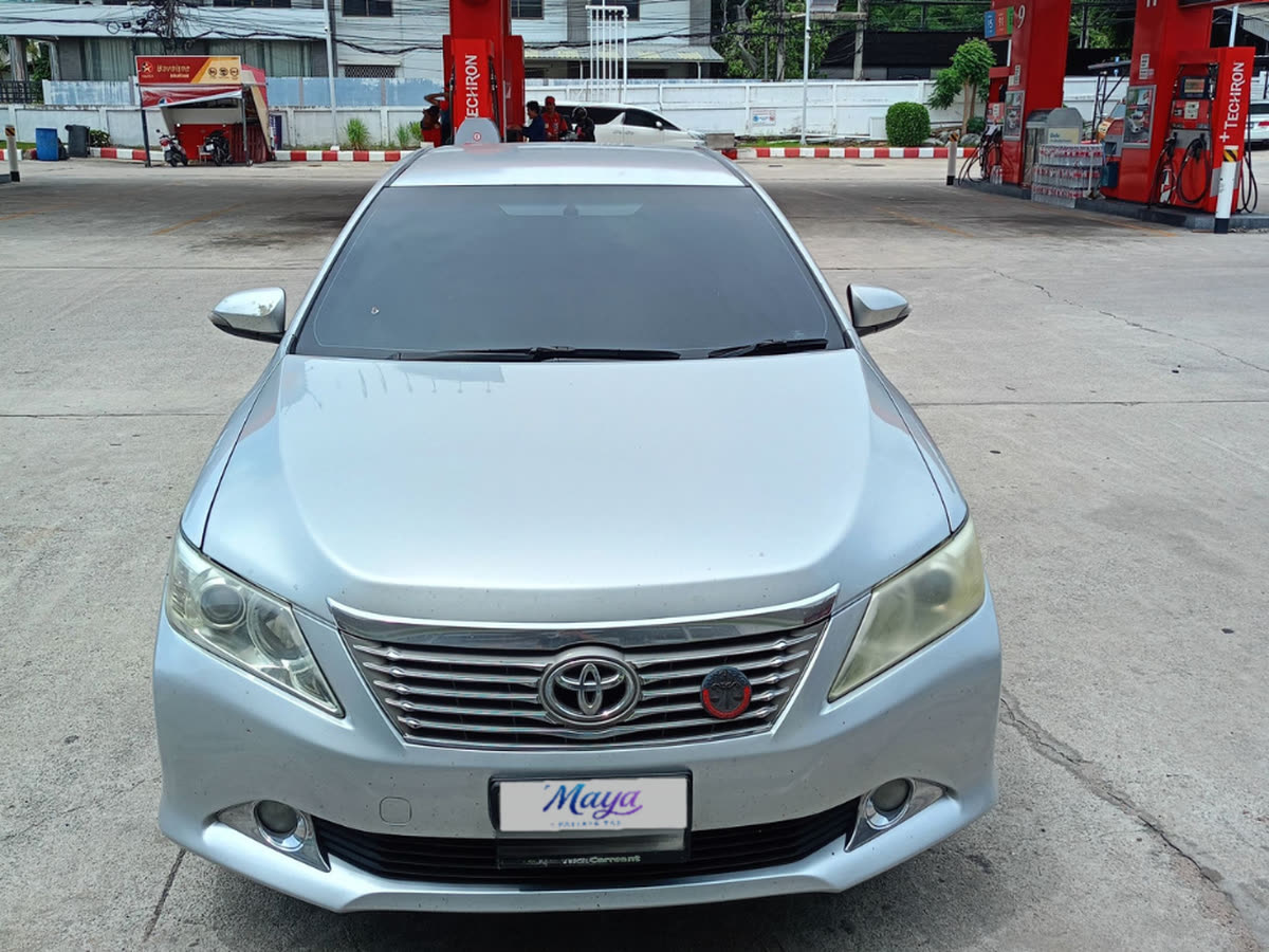 Toyota Camry — silver sedan, MAYA Pattaya Taxi