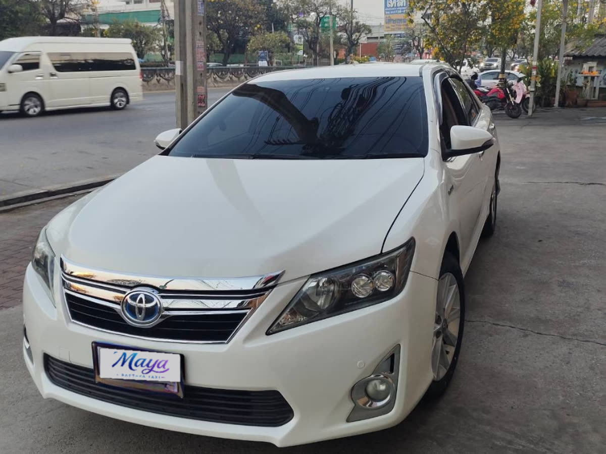 Toyota Camry — white sedan, MAYA Pattaya Taxi